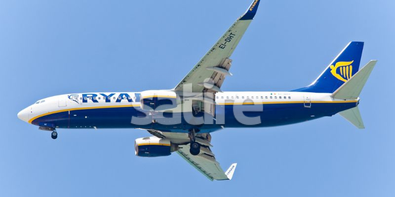 Ryanair pilot threatens to turn plane around if someone DOESN’T airdrop him some..